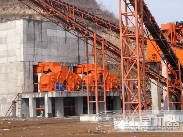 湖北宜昌花崗巖碎石生產(chǎn)線現(xiàn)場 湖北宜昌花崗巖碎石生產(chǎn)線現(xiàn)場