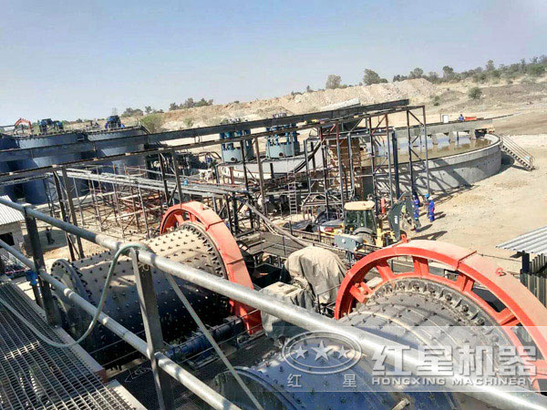 湖南金礦球磨機(jī)工作現(xiàn)場 湖南金礦球磨機(jī)工作現(xiàn)場