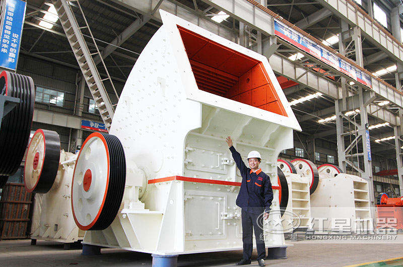 重錘式礦石粉碎機，型號齊全，產量高