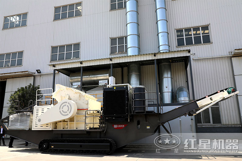 履帶移動(dòng)磕石機(jī)，原地轉(zhuǎn)向，移動(dòng)更靈活