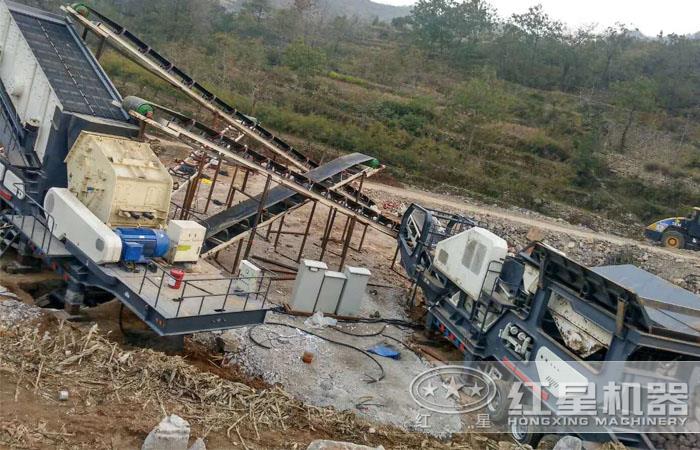 移動鄂式破碎機+反擊式破碎機+振動篩組合，產(chǎn)量大，出料范圍可調