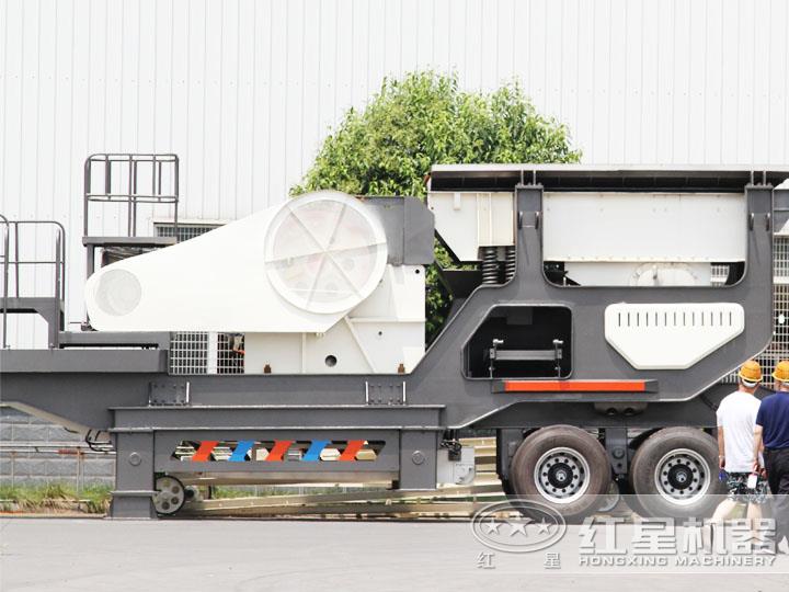 客戶到場參觀輪胎移動破，七大模塊，多種組合，滿足用戶需求