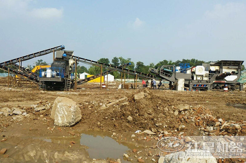 車載移動(dòng)破石機(jī)，配顎破機(jī)+反擊破