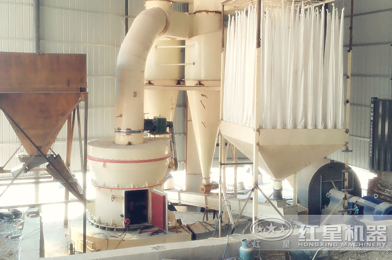 白云石雷蒙磨粉機作業現場圖 白云石雷蒙磨粉機作業現場圖