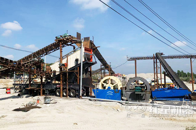 水洗和破碎一體式制砂設(shè)備生產(chǎn)現(xiàn)場 水洗和破碎一體式制砂設(shè)備生產(chǎn)現(xiàn)場