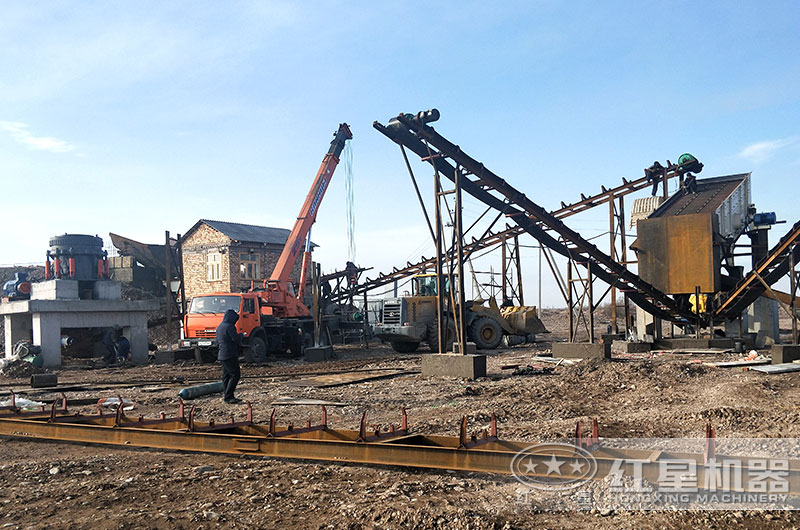 四川宜賓50萬(wàn)方卵石制砂生產(chǎn)線(xiàn)安裝現(xiàn)場(chǎng)