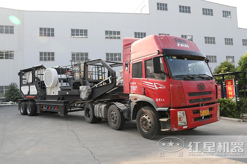 移動型混凝土塊兒破碎機設備發貨 移動型混凝土塊兒破碎機設備發貨