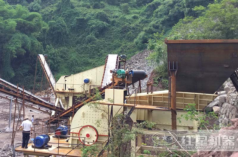 錘式破碎機(jī)工作現(xiàn)場圖片 錘式破碎機(jī)工作現(xiàn)場圖片