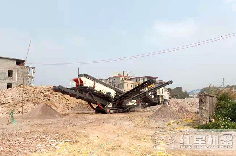 大型環(huán)保車(chē)載移動(dòng)磕石機(jī)生產(chǎn)現(xiàn)場(chǎng) 大型環(huán)保車(chē)載移動(dòng)磕石機(jī)生產(chǎn)現(xiàn)場(chǎng)