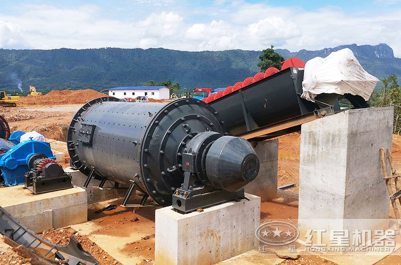 大型球磨機工作現(xiàn)場圖片 大型球磨機工作現(xiàn)場圖片