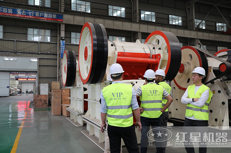 客戶來廠考察碎石生產線設備 客戶來廠考察碎石生產線設備